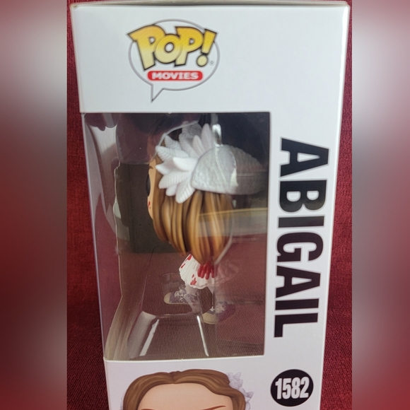 Abigail funko # 1582 (nib) With pop protector - Picture 5 of 7
